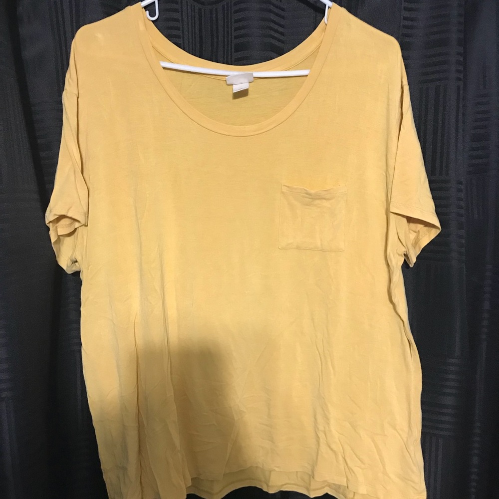 Mustard yellow short sleeve pocket t-shirt